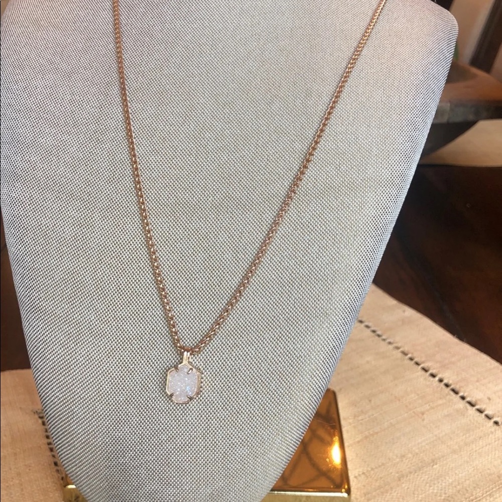 Kendra Scott Necklace